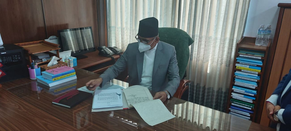 नवनियुक्त अर्थमन्त्री पौडेलको पहिलो हस्ताक्षर :  विश्व बैंकसँग २० करोड डलर ऋण लिने