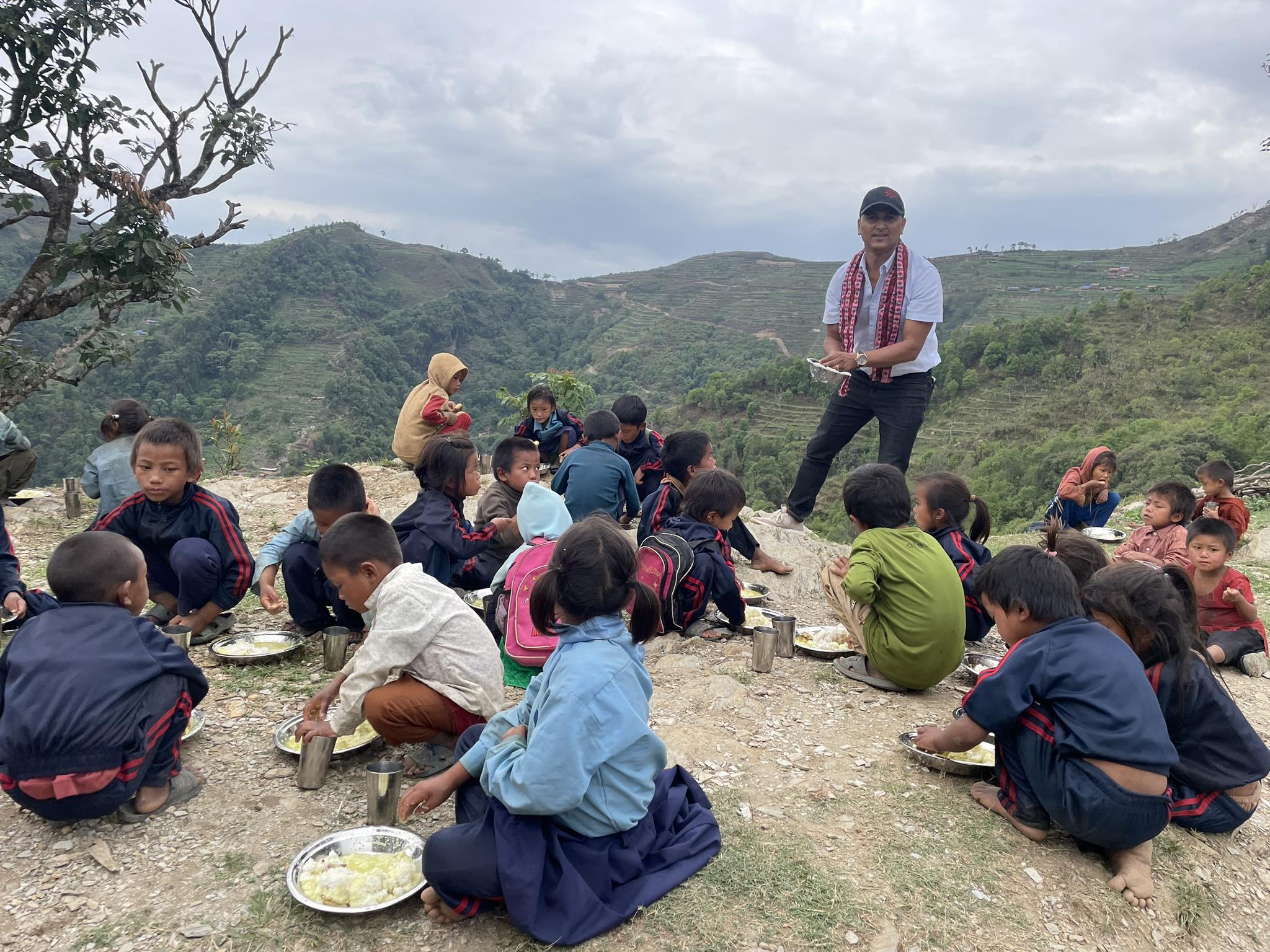 सपना भिलेजद्धारा चेपाङ बालबालिकाका  लागि विद्यालयमै खाना कार्यक्रम सुरु