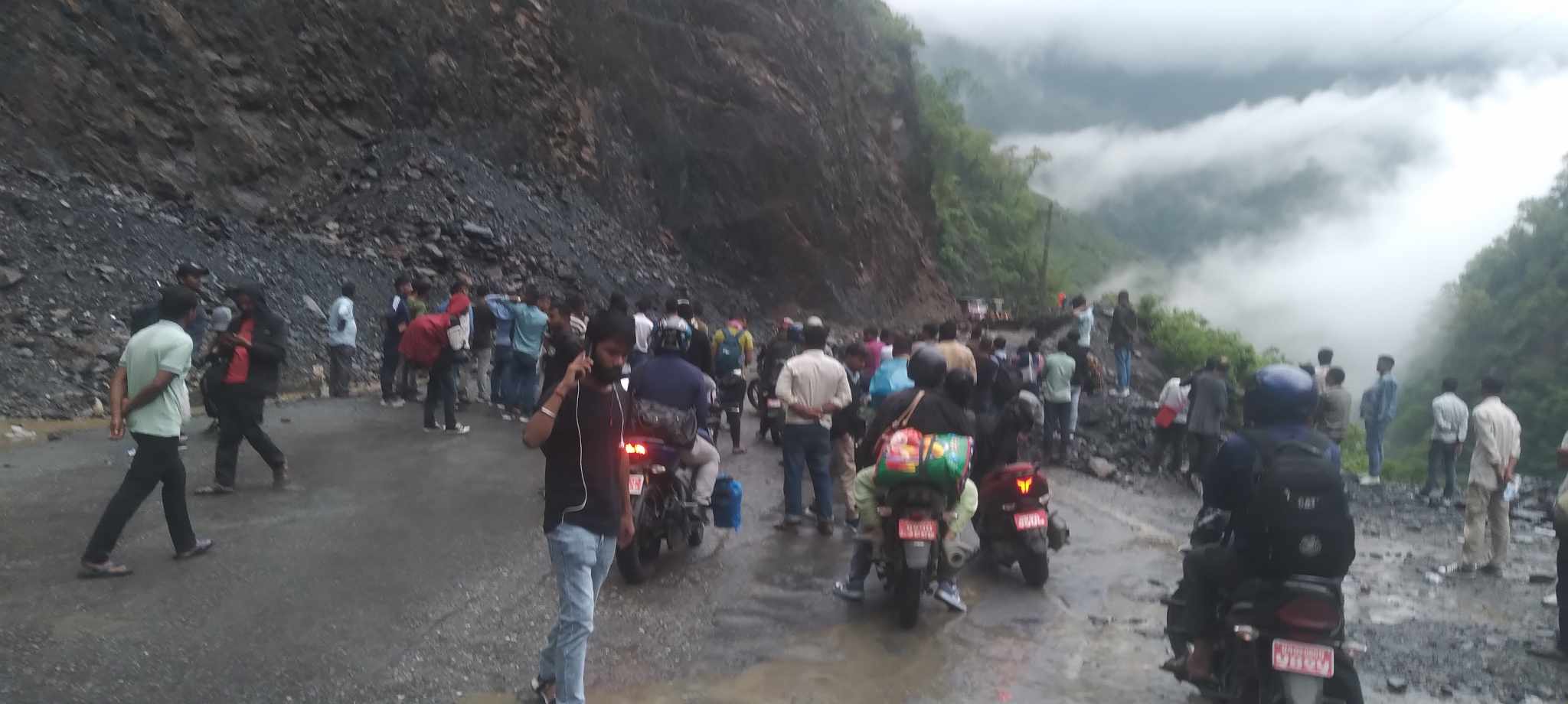नारायणगढ –मुग्लिन सडक खुल्यो