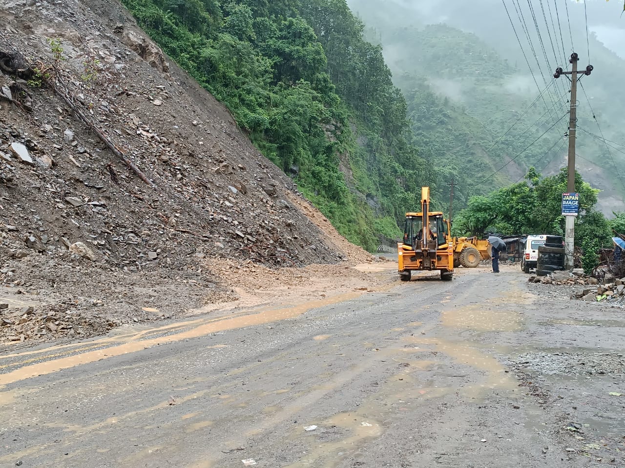 नारायणगढ-मुग्लिन सडक खण्ड दुईतर्फी सञ्चालनमा