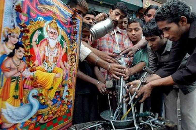 आज विश्वकर्मा पूजा‚ वास्तु दिवस