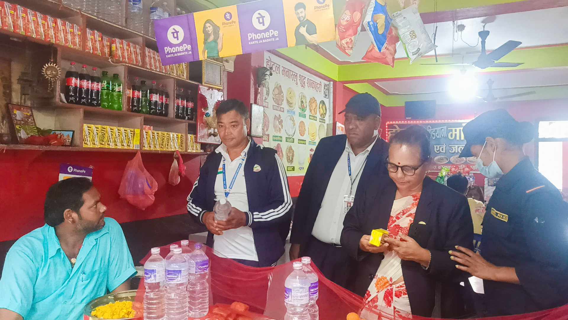 मनकामनाका होटल तथा पसलहरुमा   अनुगमन