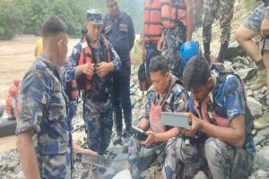 त्रिशूलीमा खसेको बस र यात्रुको वाटर ड्रोनमार्फत खोजी गरिँदै