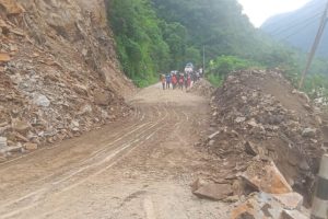 मुग्लिन -मलेखु सडक एकतर्फी सञ्चालन